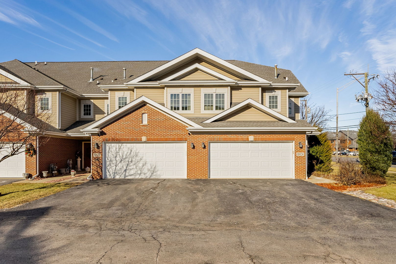 10024 S Roberts Road, Palos Hills, IL 60465