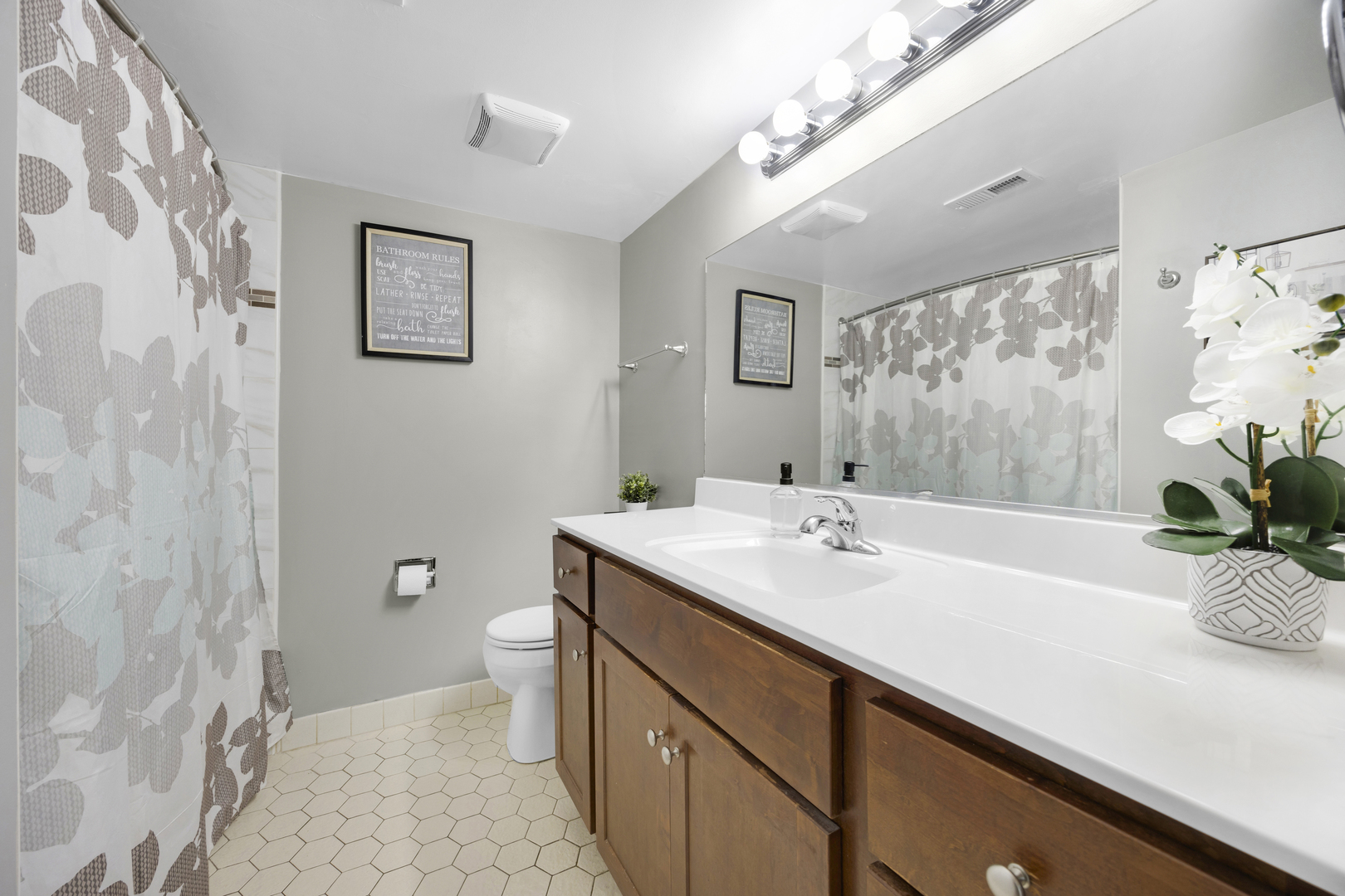 13645 Lamon Avenue #A06, Crestwood, IL 60418