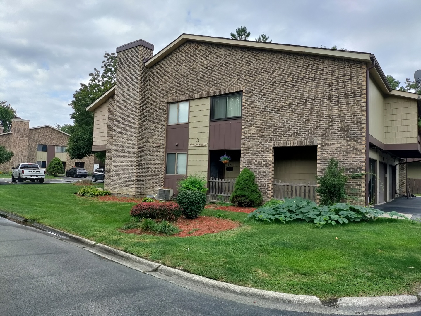 3 Stoney Creek Drive #A, Palos Hills, IL 60465