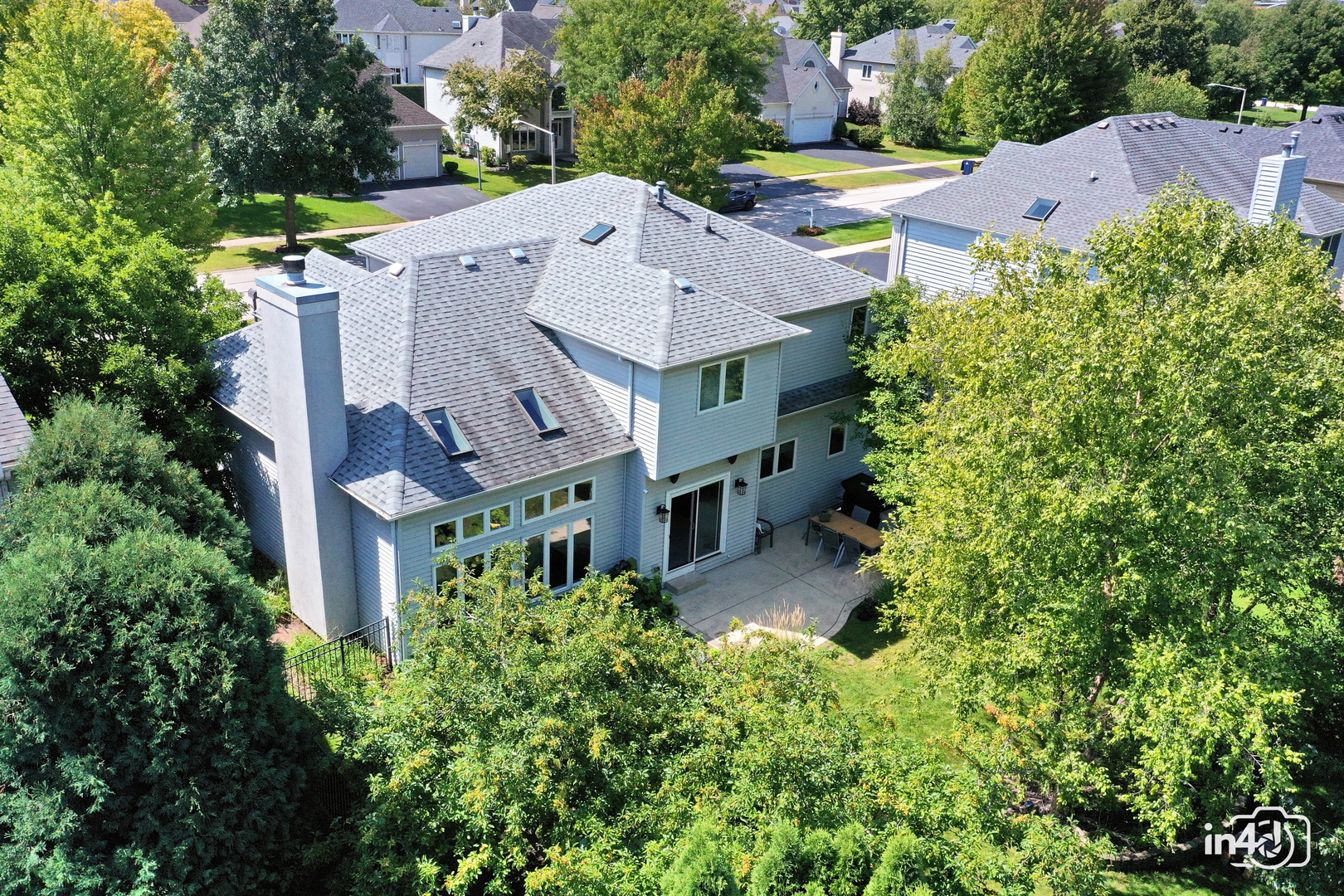 2207 SISTERS Avenue, Naperville, IL 60564