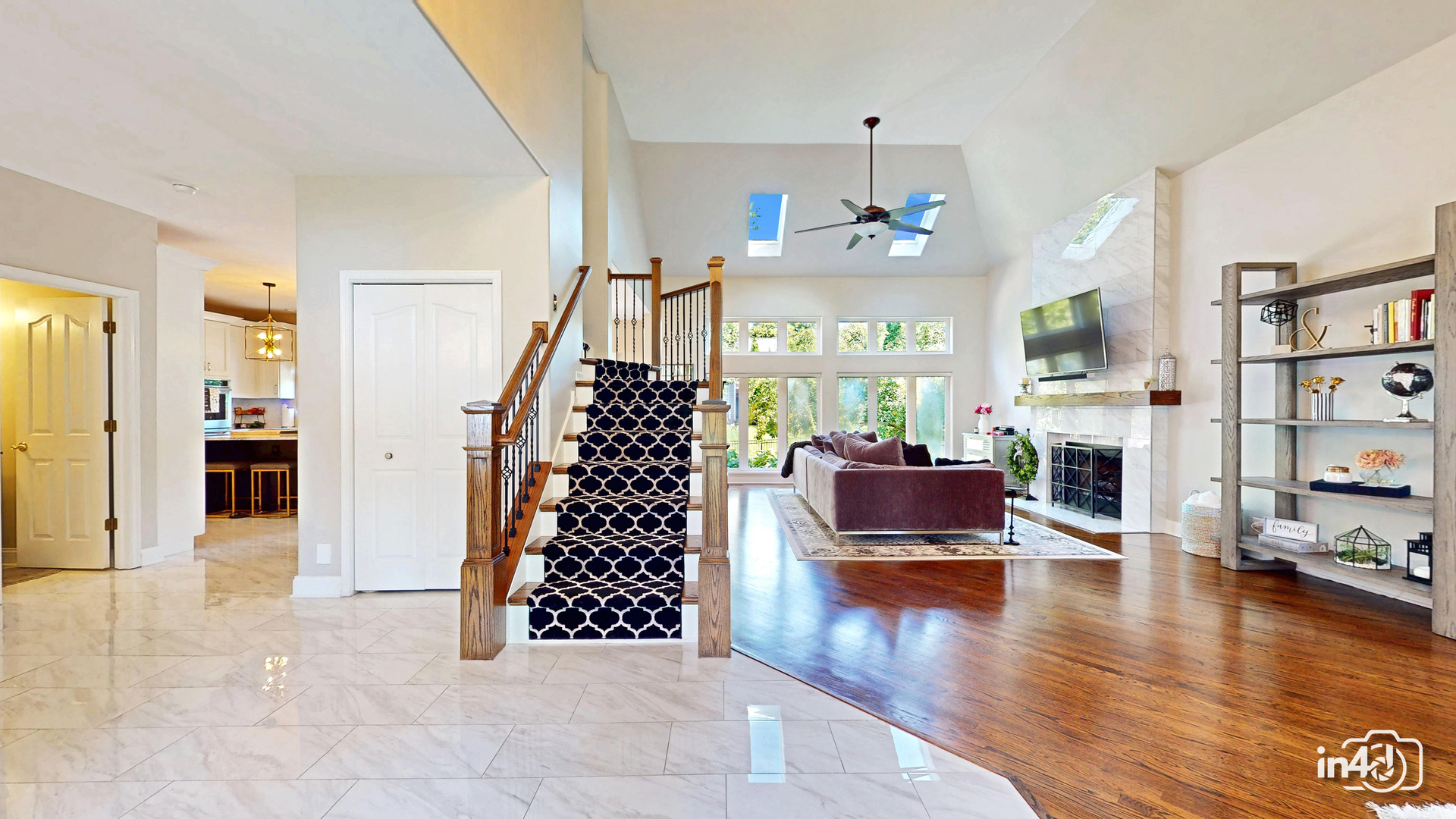 2207 SISTERS Avenue, Naperville, IL 60564