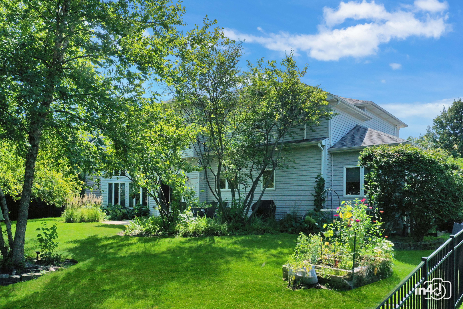 2207 SISTERS Avenue, Naperville, IL 60564