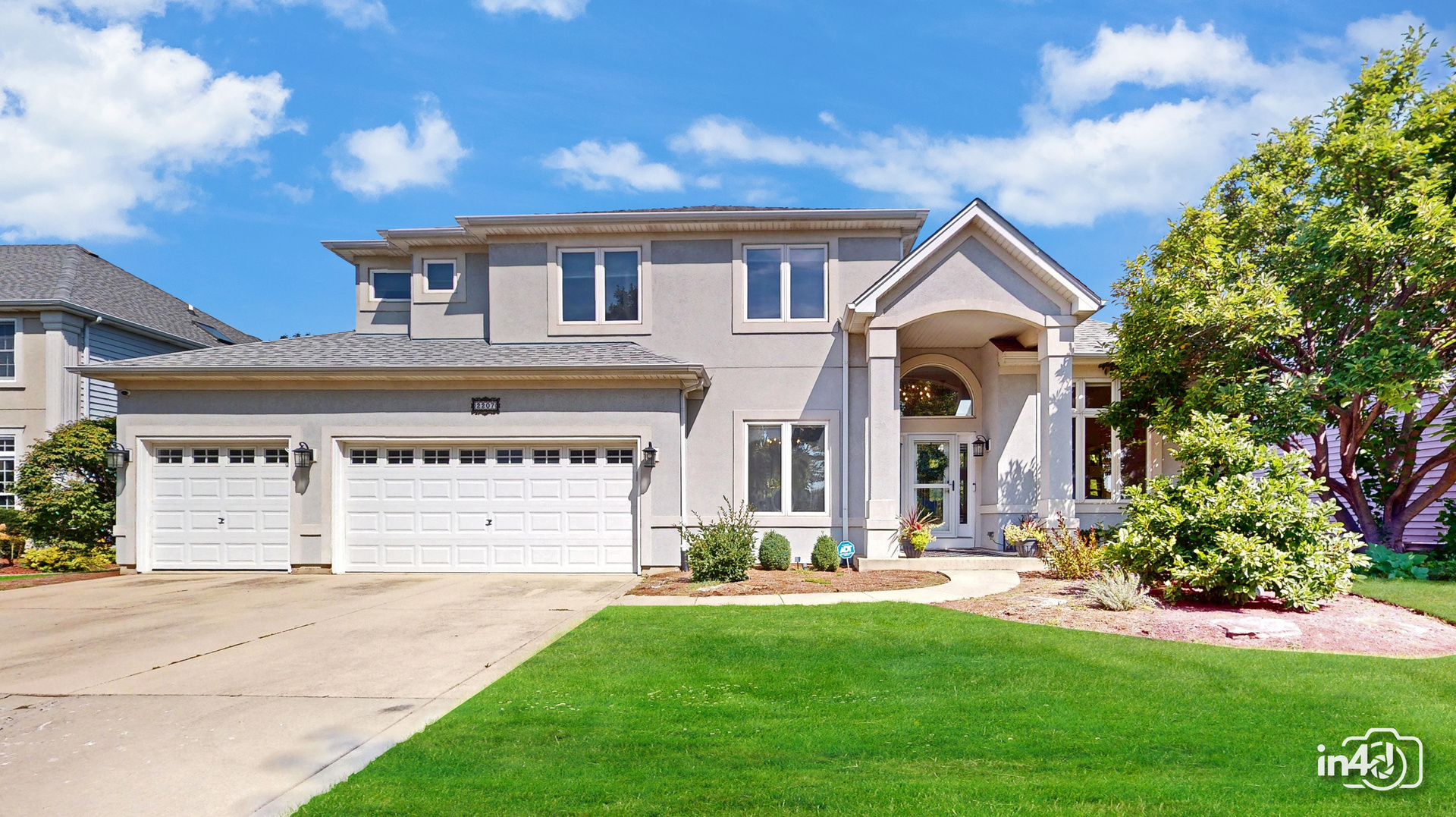 2207 SISTERS Avenue, Naperville, IL 60564