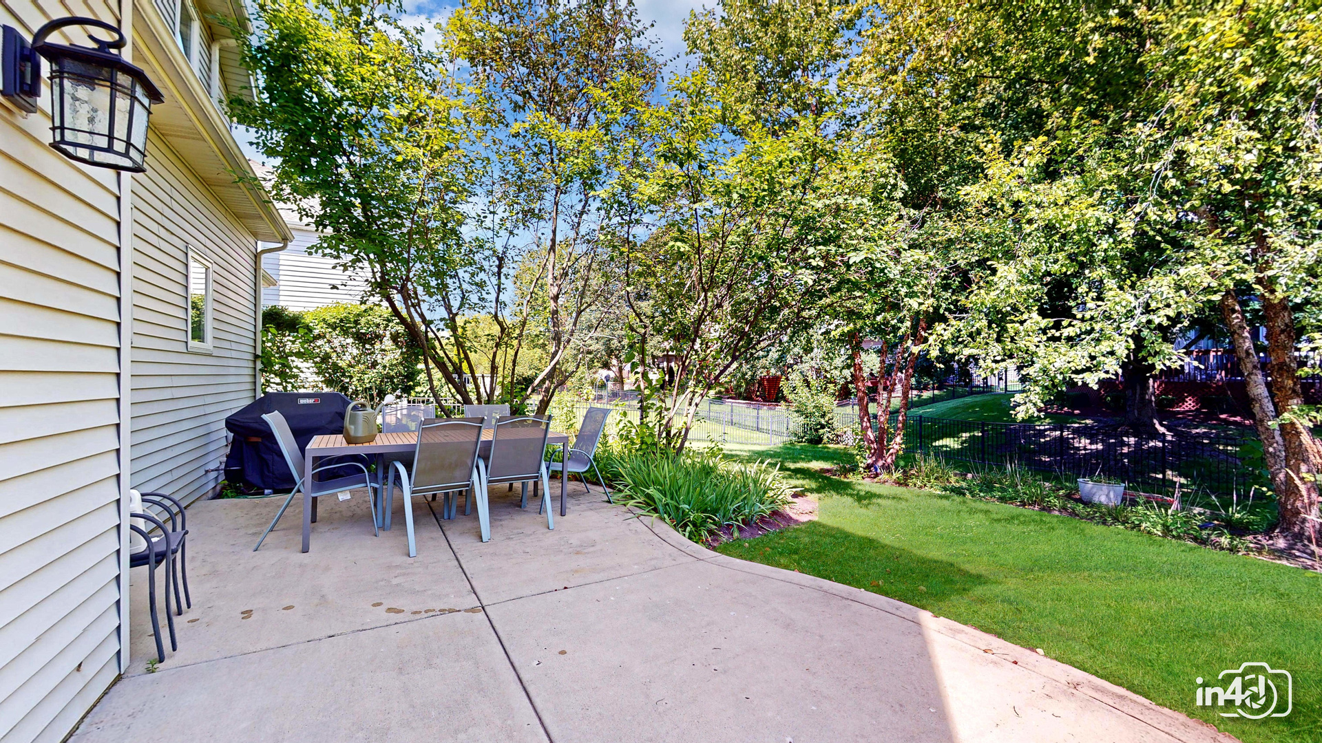 2207 SISTERS Avenue, Naperville, IL 60564