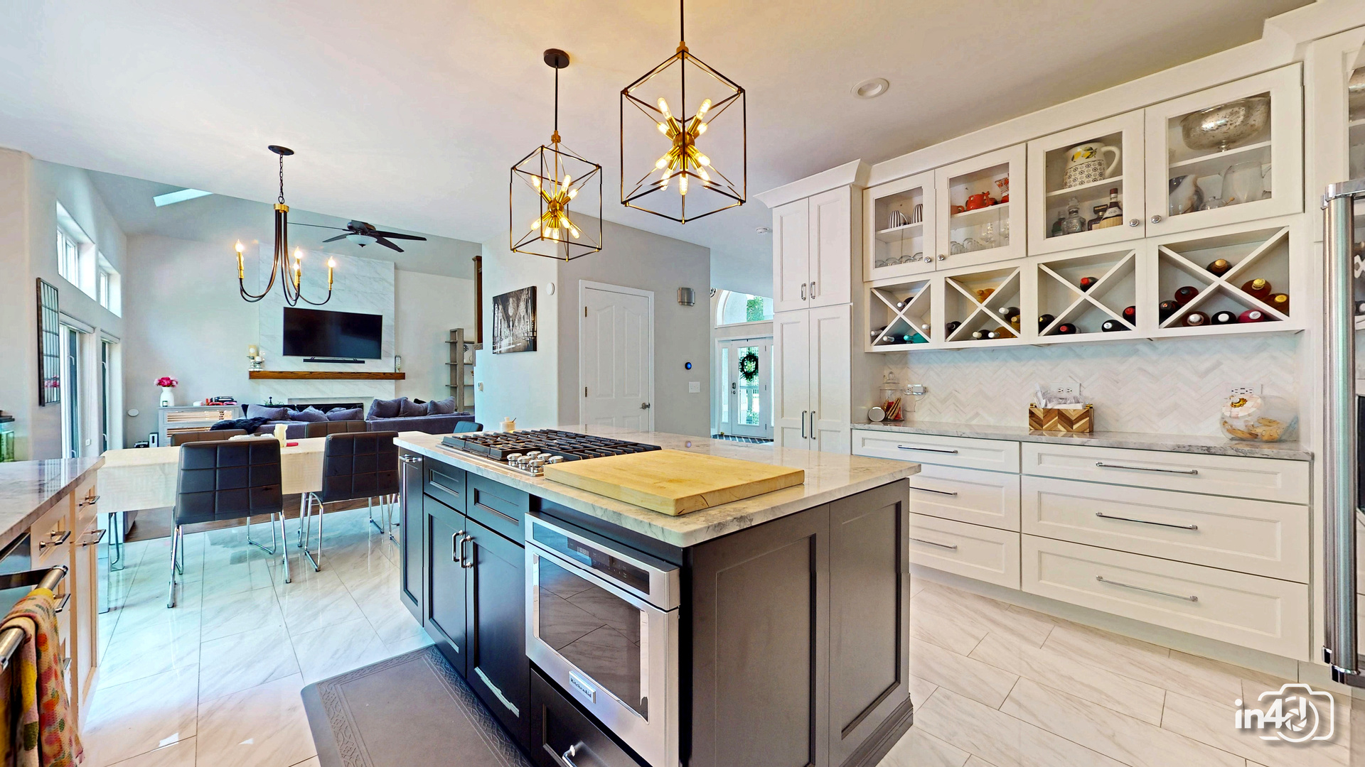2207 SISTERS Avenue, Naperville, IL 60564