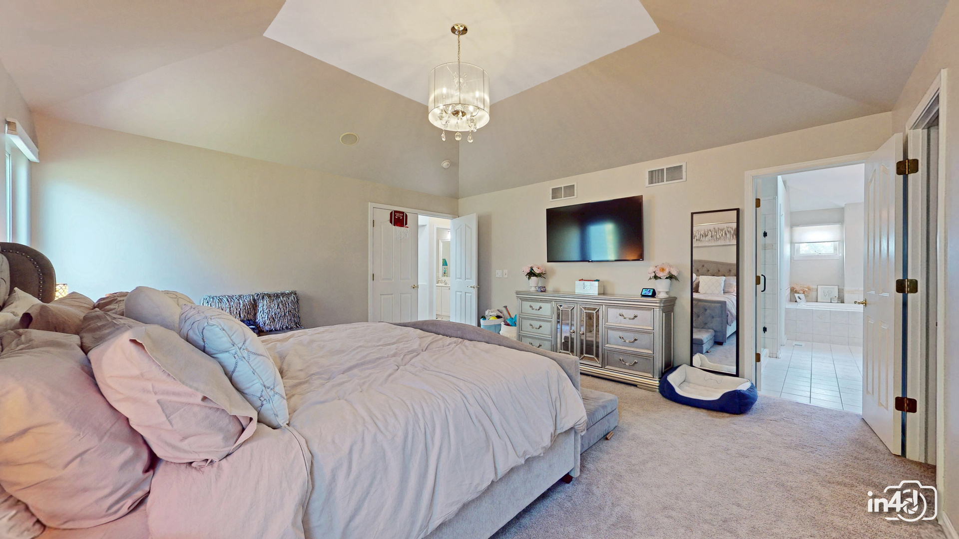 2207 SISTERS Avenue, Naperville, IL 60564