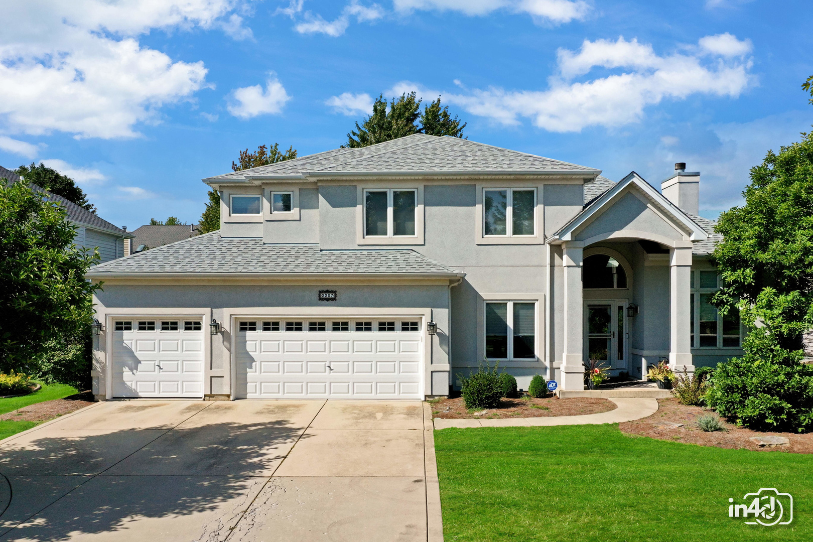 2207 SISTERS Avenue, Naperville, IL 60564