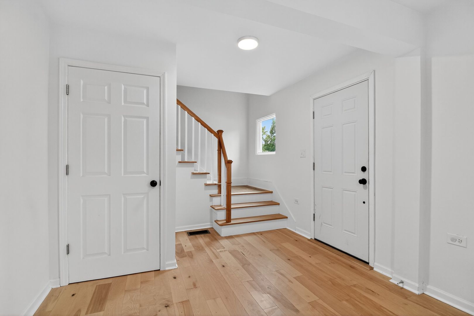 913 Sunset Court, Deerfield, IL 60015