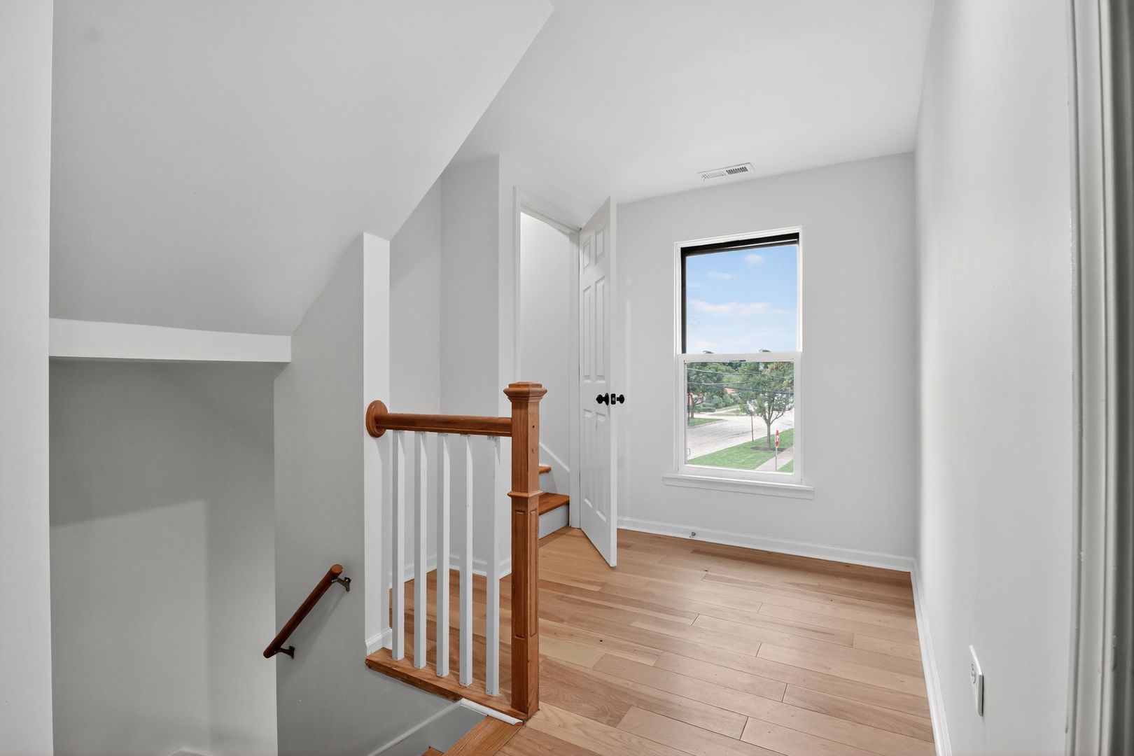 913 Sunset Court, Deerfield, IL 60015