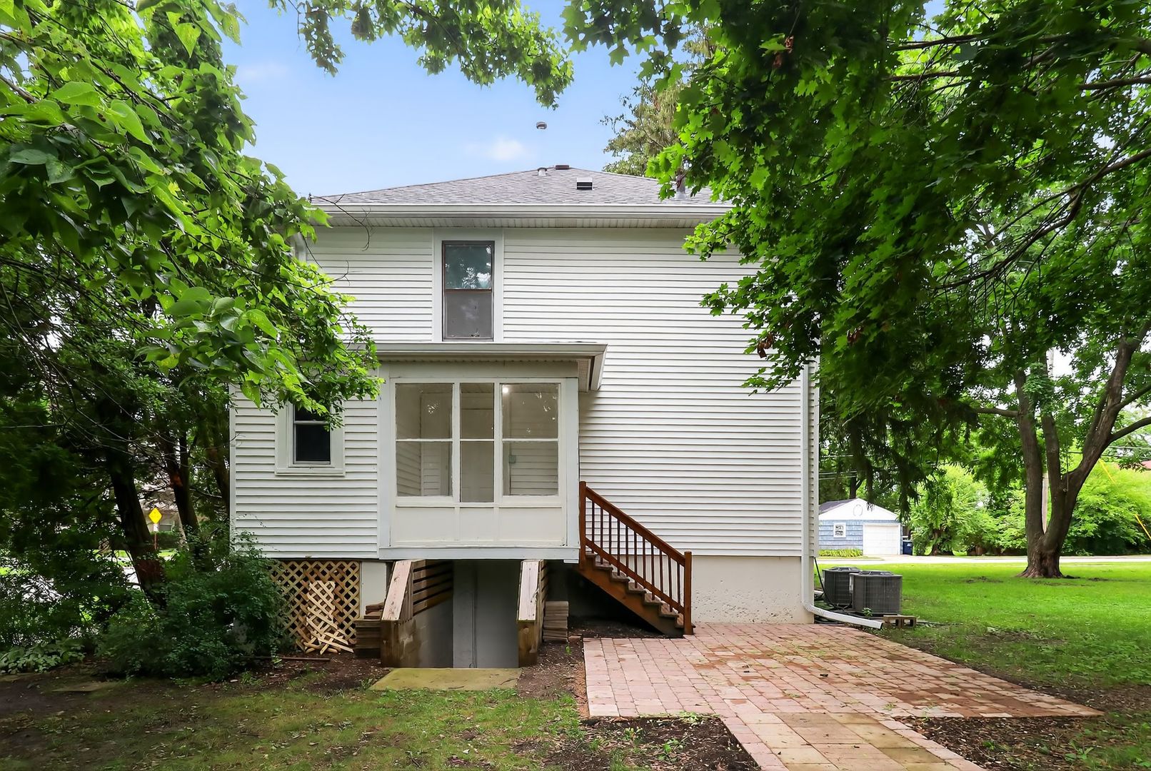 913 Sunset Court, Deerfield, IL 60015
