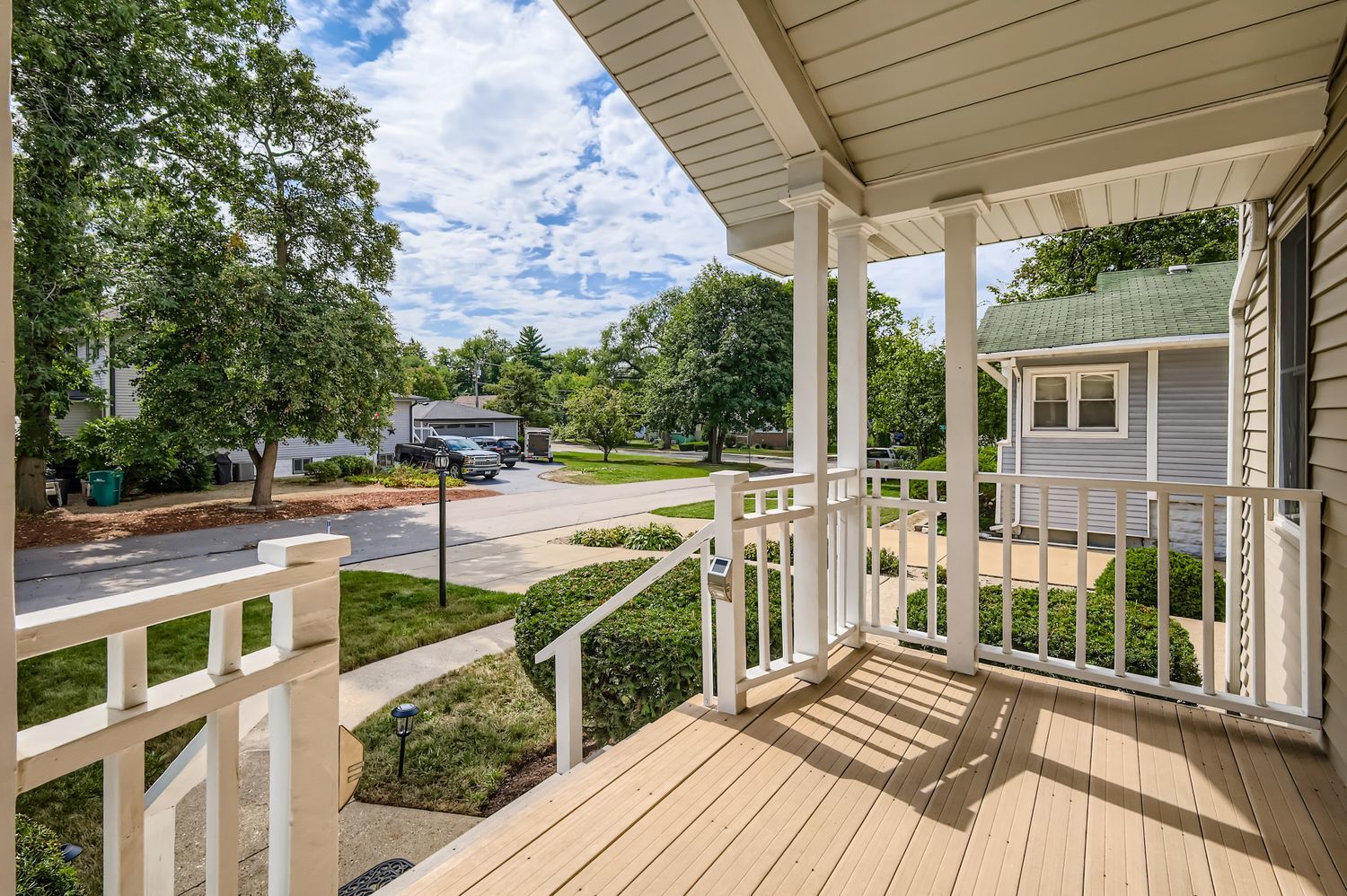 1136 E Kenilworth Avenue, Lombard, IL 60148