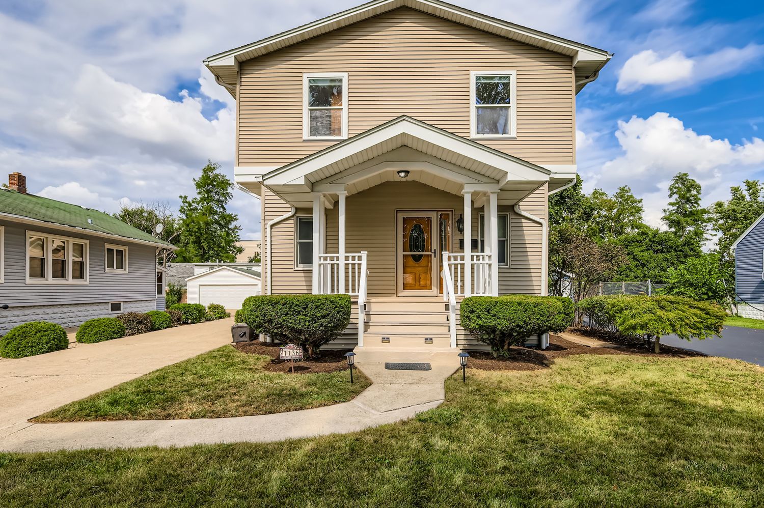 1136 E Kenilworth Avenue, Lombard, IL 60148