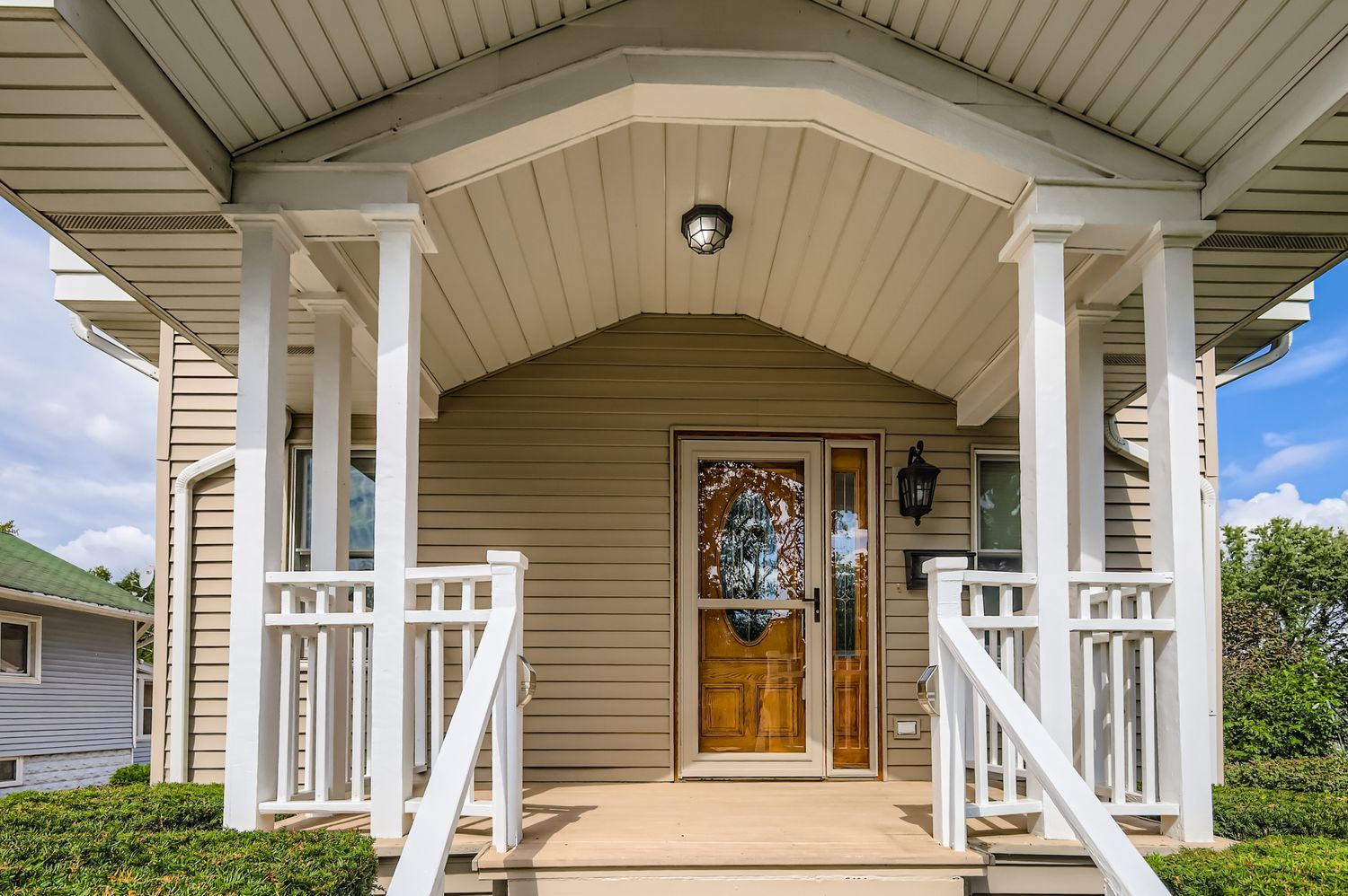 1136 E Kenilworth Avenue, Lombard, IL 60148