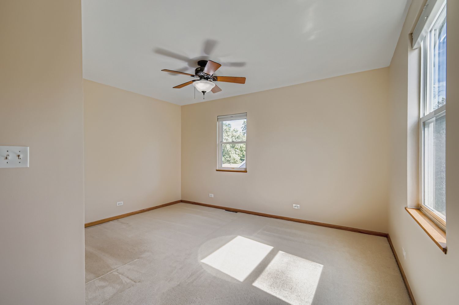 1136 E Kenilworth Avenue, Lombard, IL 60148