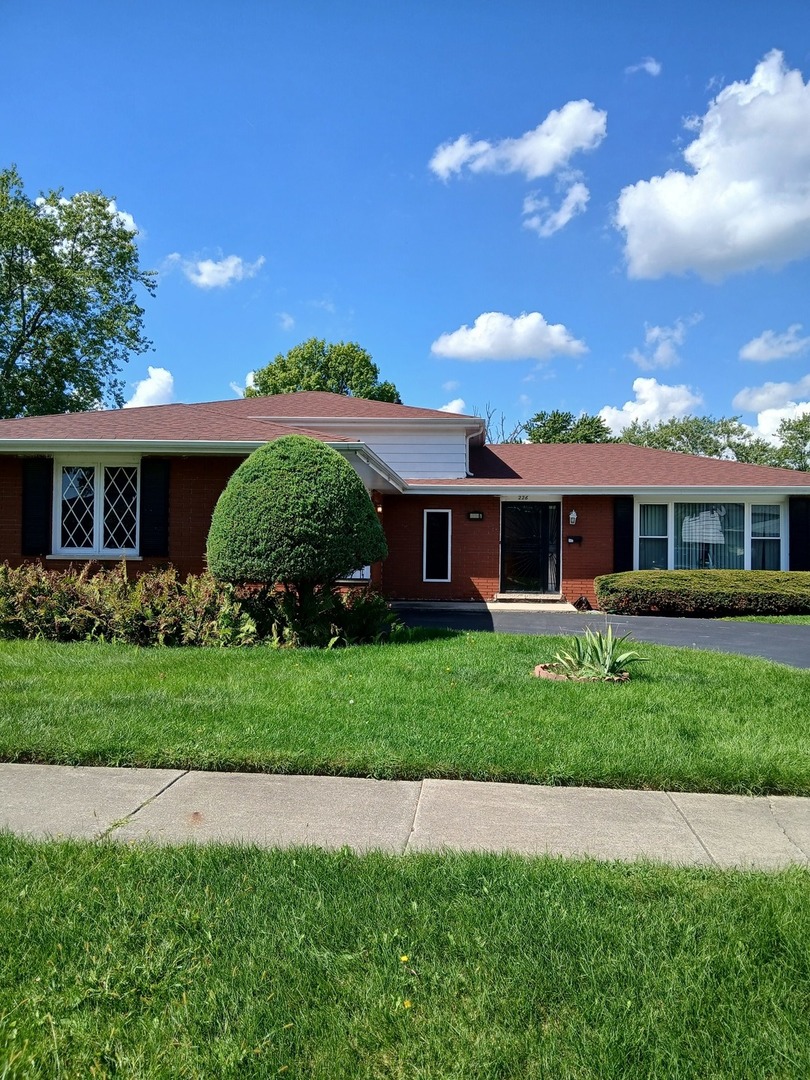 226 S Hickory Street, Glenwood, IL 60425
