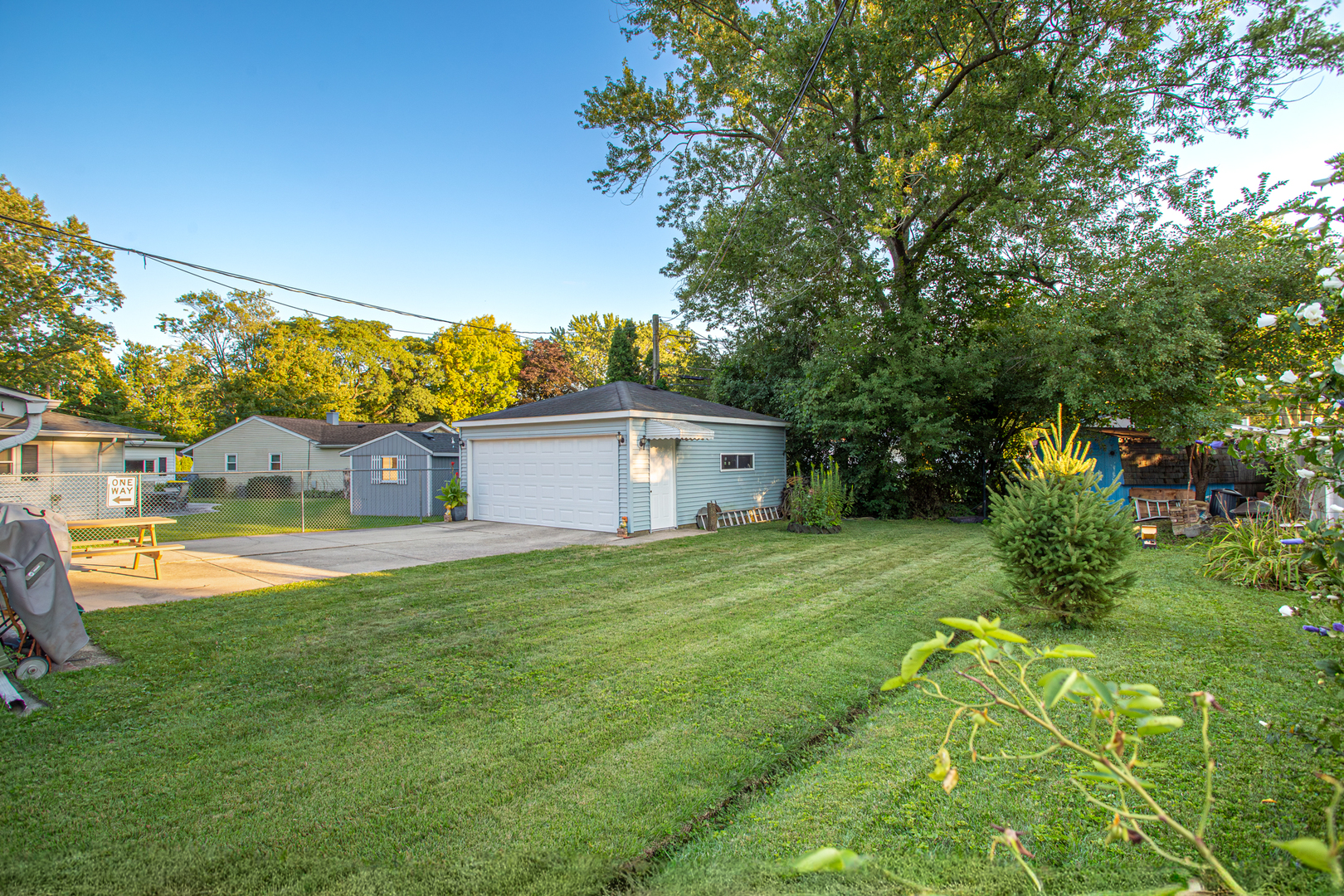 2201 Kingfisher Lane, Rolling Meadows, IL 60008
