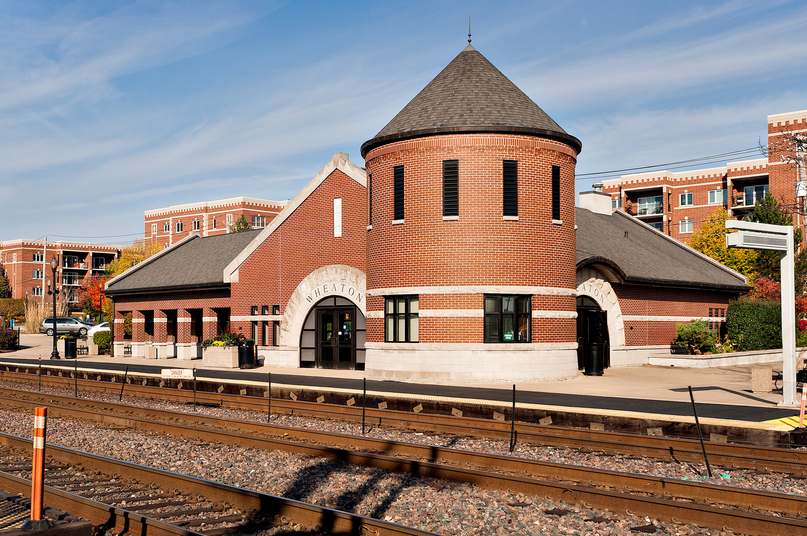 610 W Roosevelt Road #D2, Wheaton, IL 60187