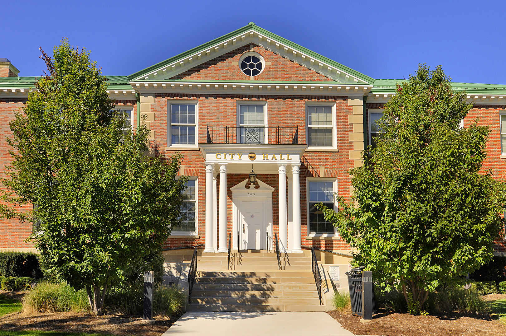 610 W Roosevelt Road #D2, Wheaton, IL 60187
