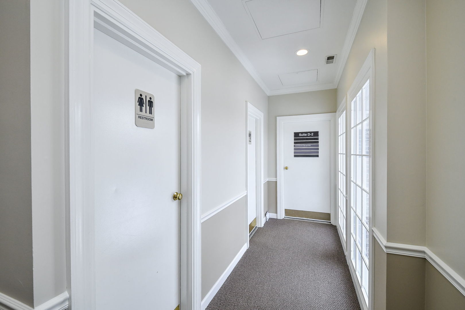 610 W Roosevelt Road #D2, Wheaton, IL 60187