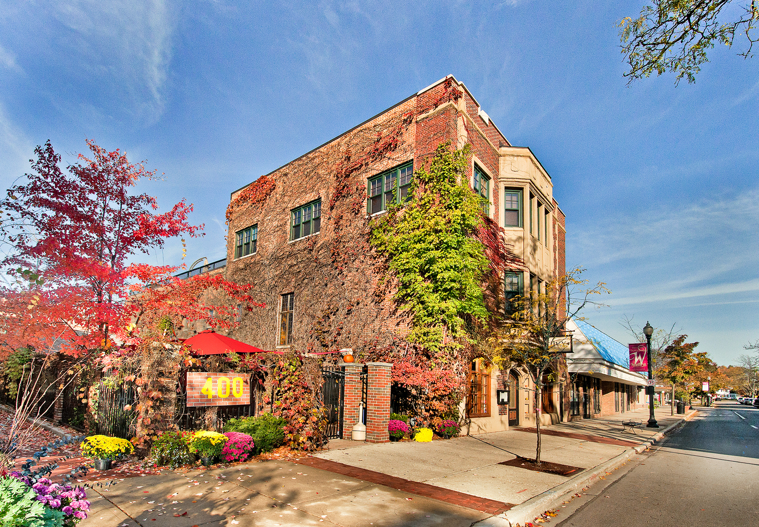 610 W Roosevelt Road #D2, Wheaton, IL 60187