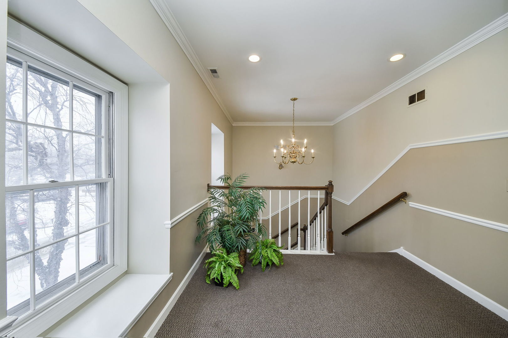 610 W Roosevelt Road #D2, Wheaton, IL 60187