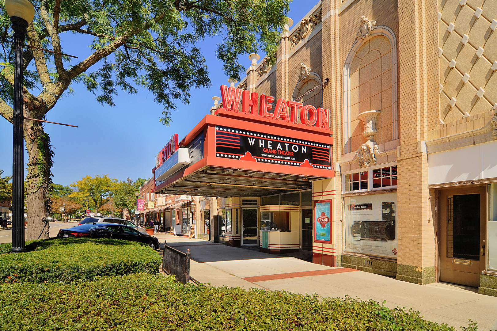 610 W Roosevelt Road #D2, Wheaton, IL 60187