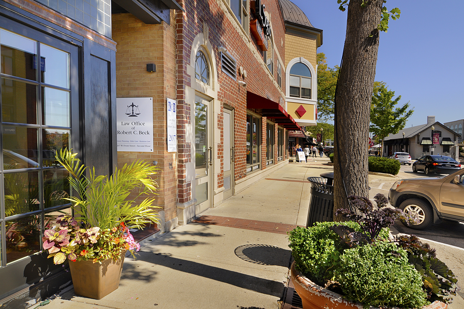 610 W Roosevelt Road #D2, Wheaton, IL 60187