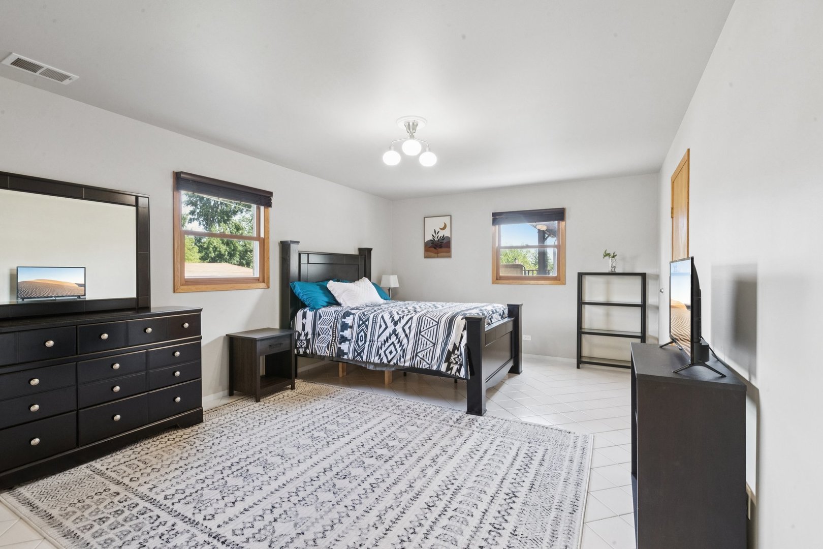 715 Fuller Road, Gurnee, IL 60031