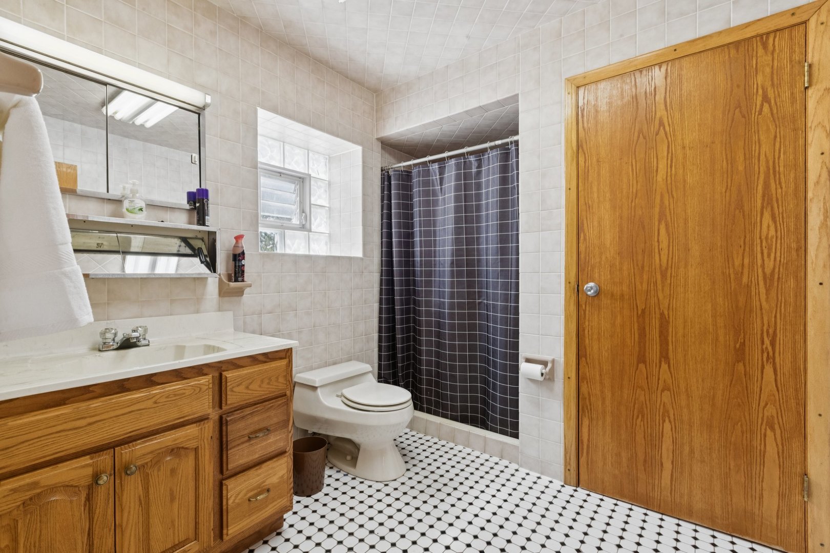 715 Fuller Road, Gurnee, IL 60031