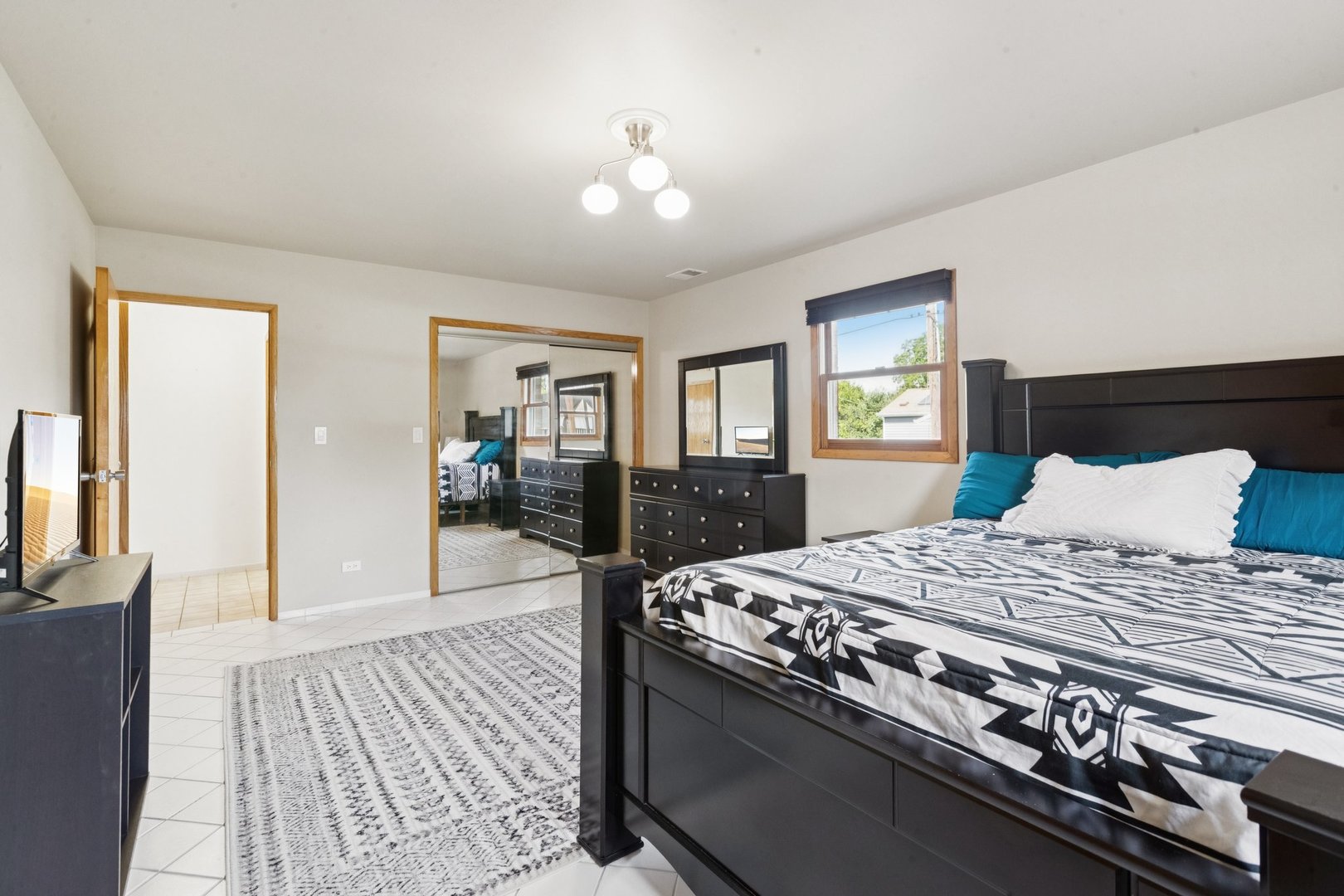 715 Fuller Road, Gurnee, IL 60031