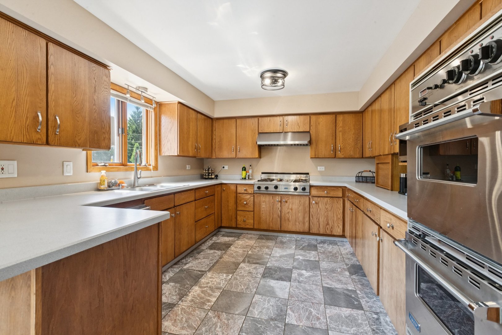 715 Fuller Road, Gurnee, IL 60031