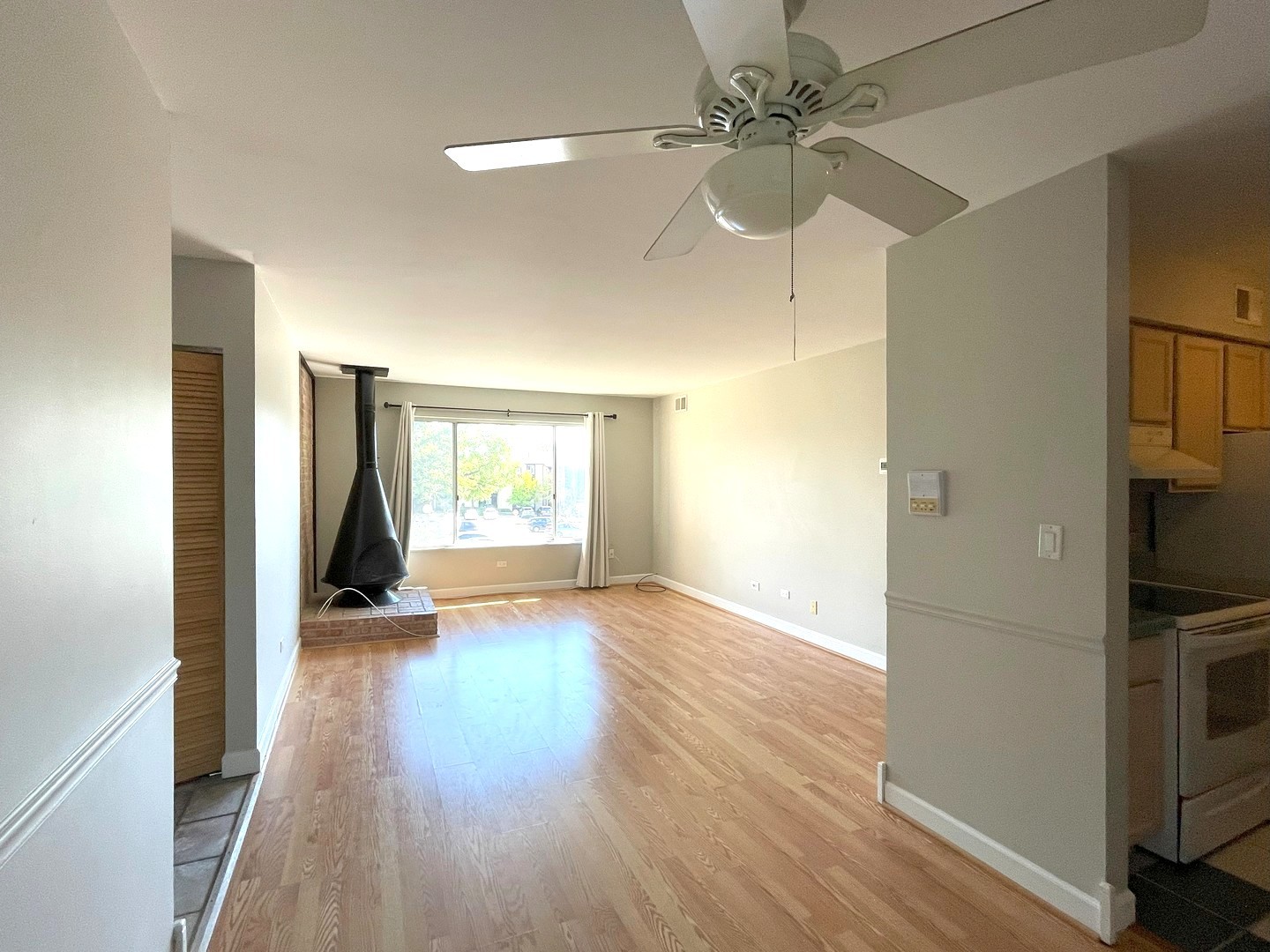 6170 Knoll Lane Court #201, Willowbrook, IL 60527