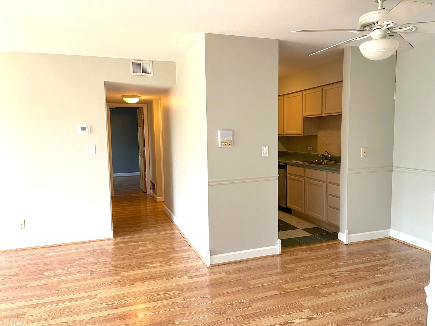 6170 Knoll Lane Court #201, Willowbrook, IL 60527