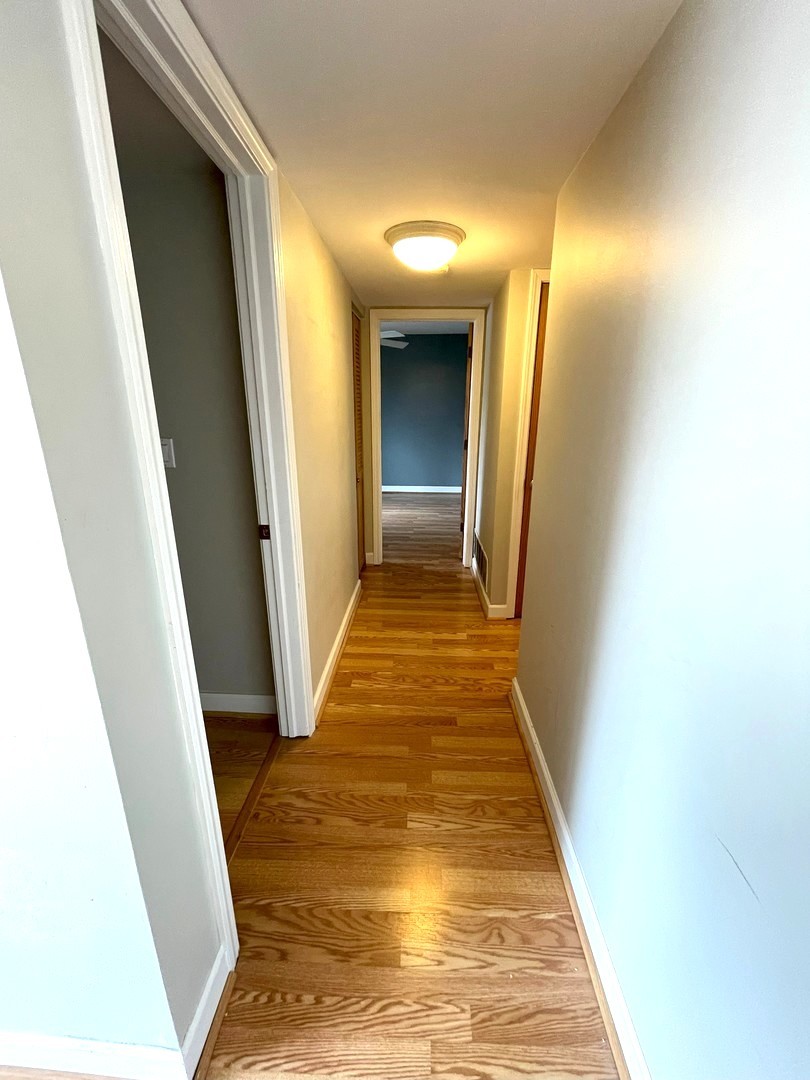6170 Knoll Lane Court #201, Willowbrook, IL 60527