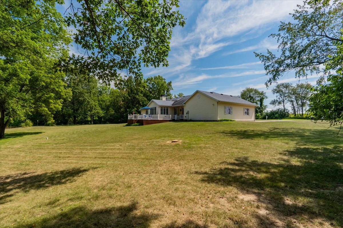 5897 Country Meadow Lane, Clinton, IL 61727