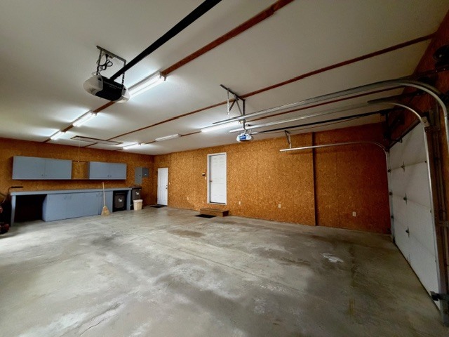 5897 Country Meadow Lane, Clinton, IL 61727