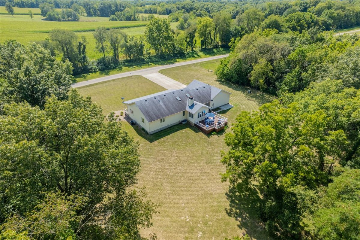 5897 Country Meadow Lane, Clinton, IL 61727