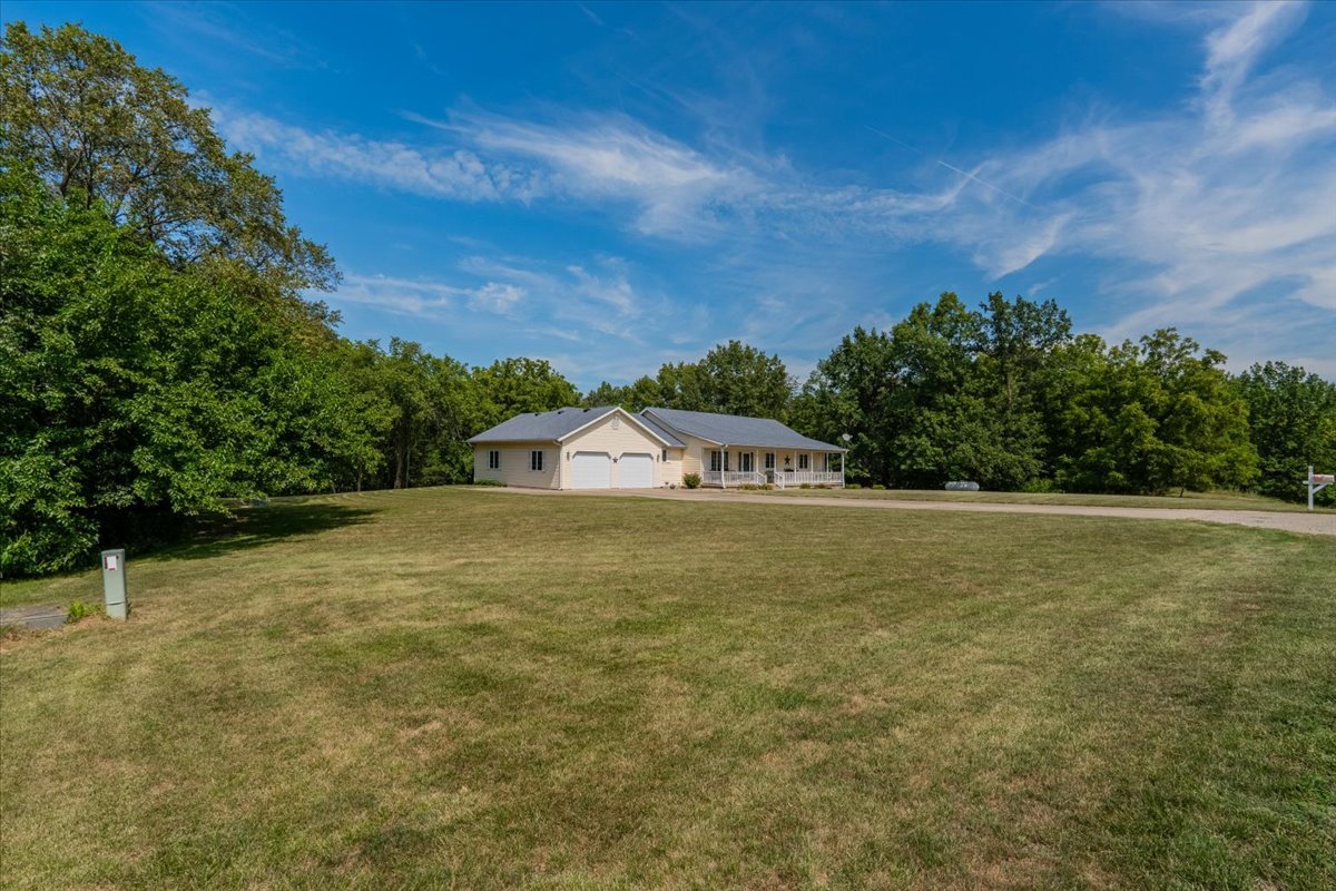 5897 Country Meadow Lane, Clinton, IL 61727