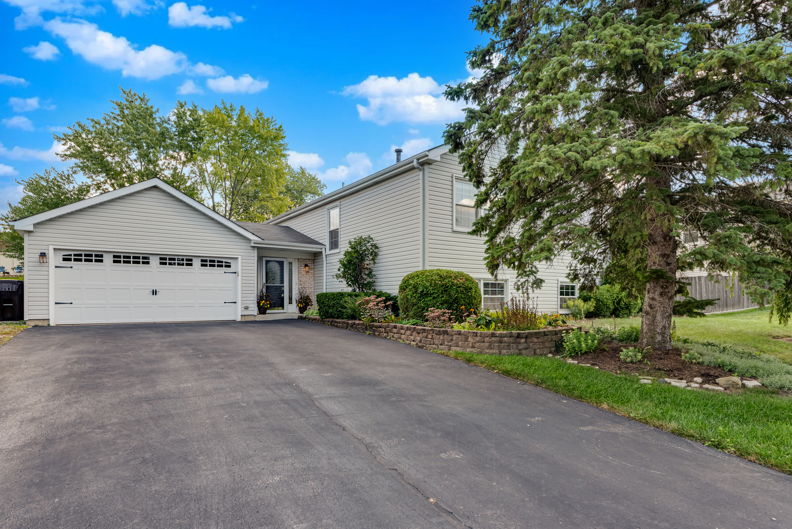 810 Red Bridge Road, Lake Zurich, IL 60047