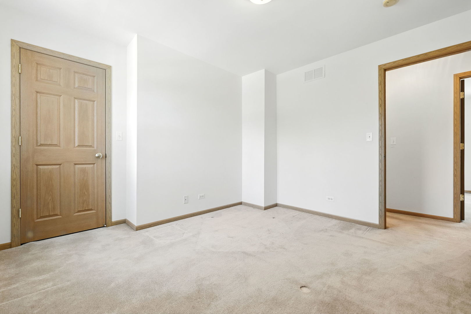 2218 Matthew Place, Zion, IL 60099