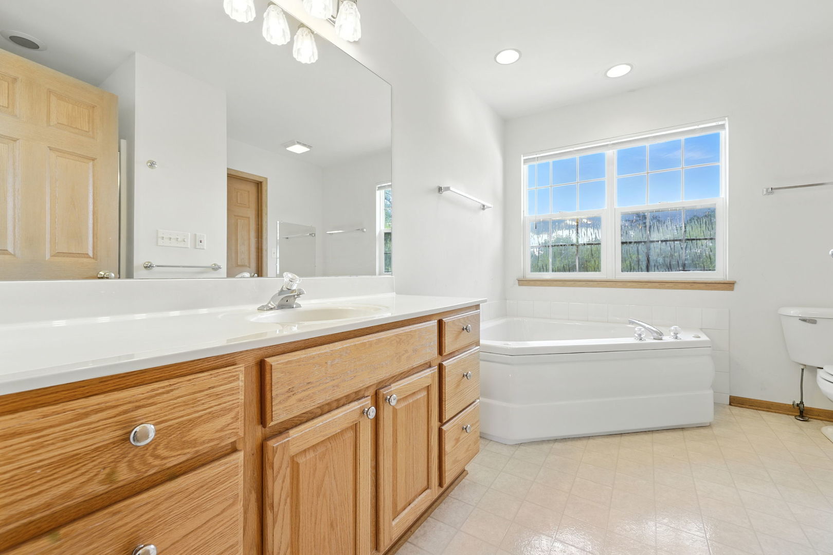 2218 Matthew Place, Zion, IL 60099