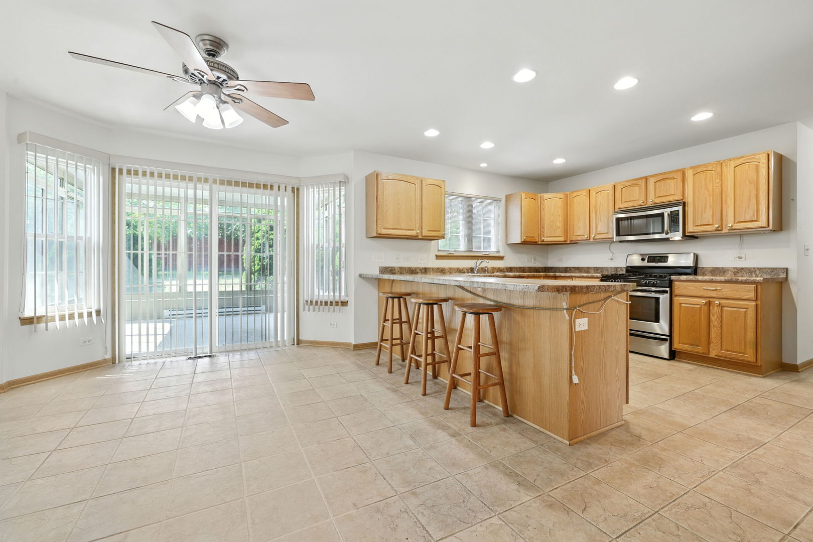 2218 Matthew Place, Zion, IL 60099