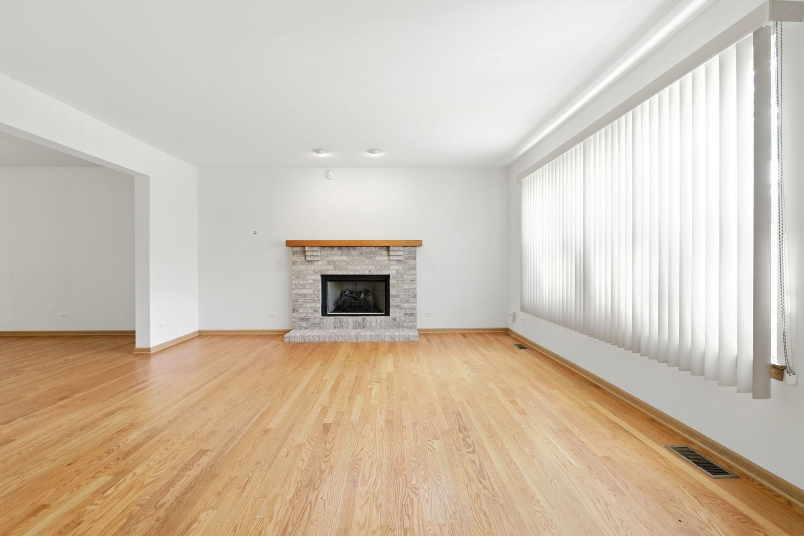 2218 Matthew Place, Zion, IL 60099