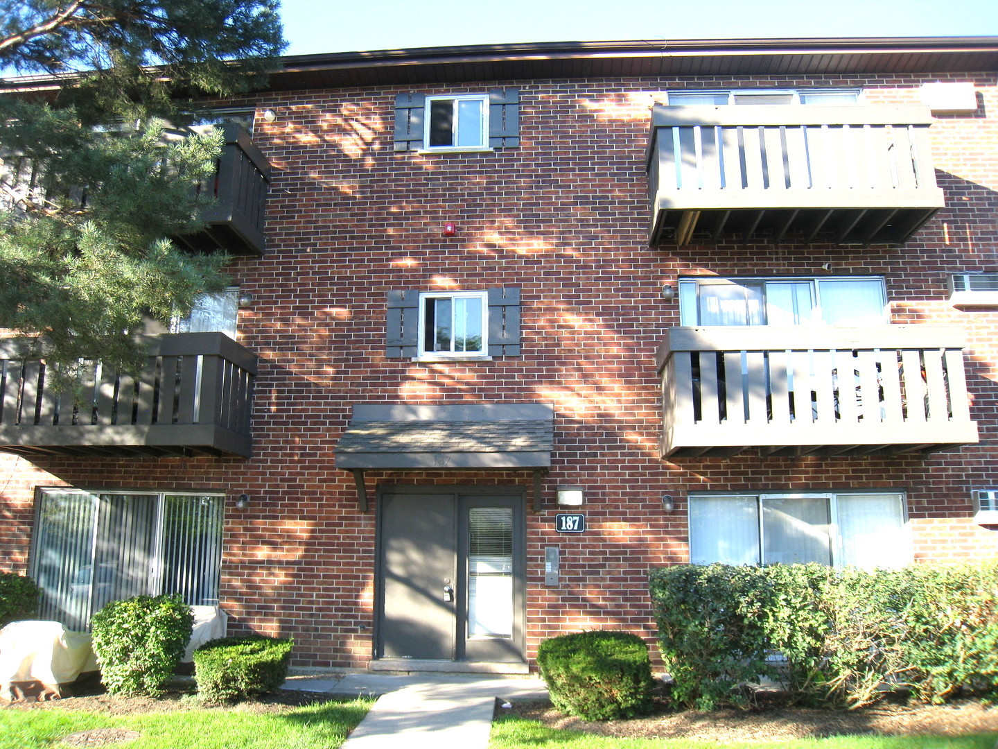 187 PICKWICK Drive #3F, Schaumburg, IL 60193