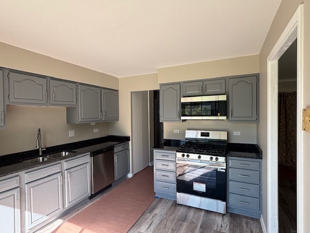 15234 Millard Avenue, Midlothian, IL 60445