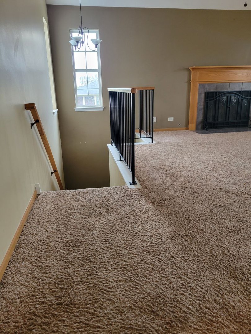 2492 Dickens Drive #2492, Aurora, IL 60503