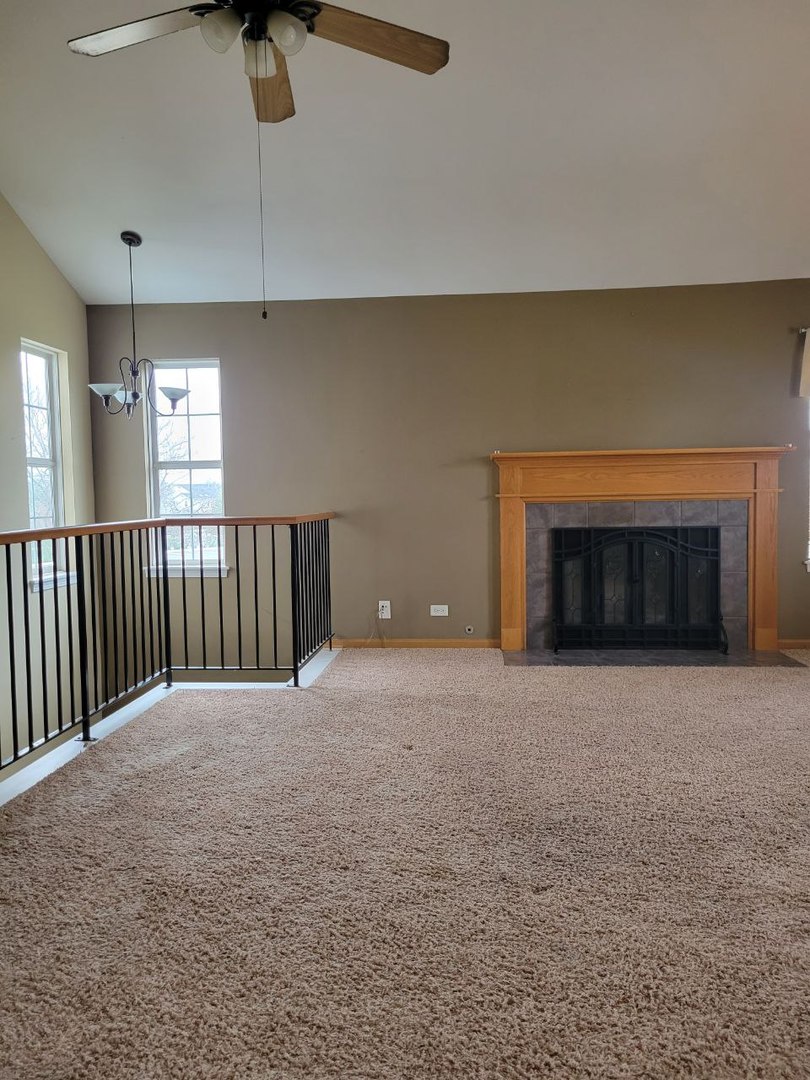 2492 Dickens Drive #2492, Aurora, IL 60503