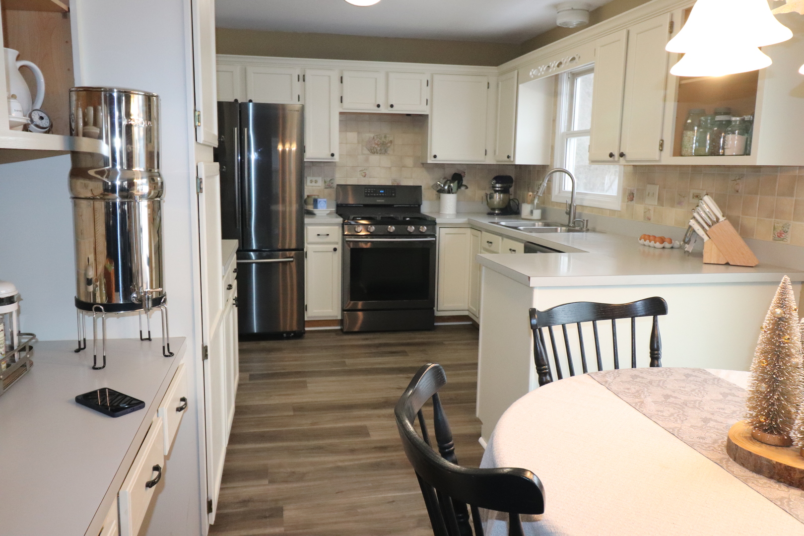 1900 Waverly Lane, Algonquin, IL 60102