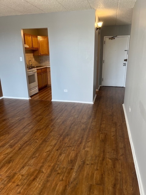 9098 W Terrace Drive #2I, Niles, IL 60714