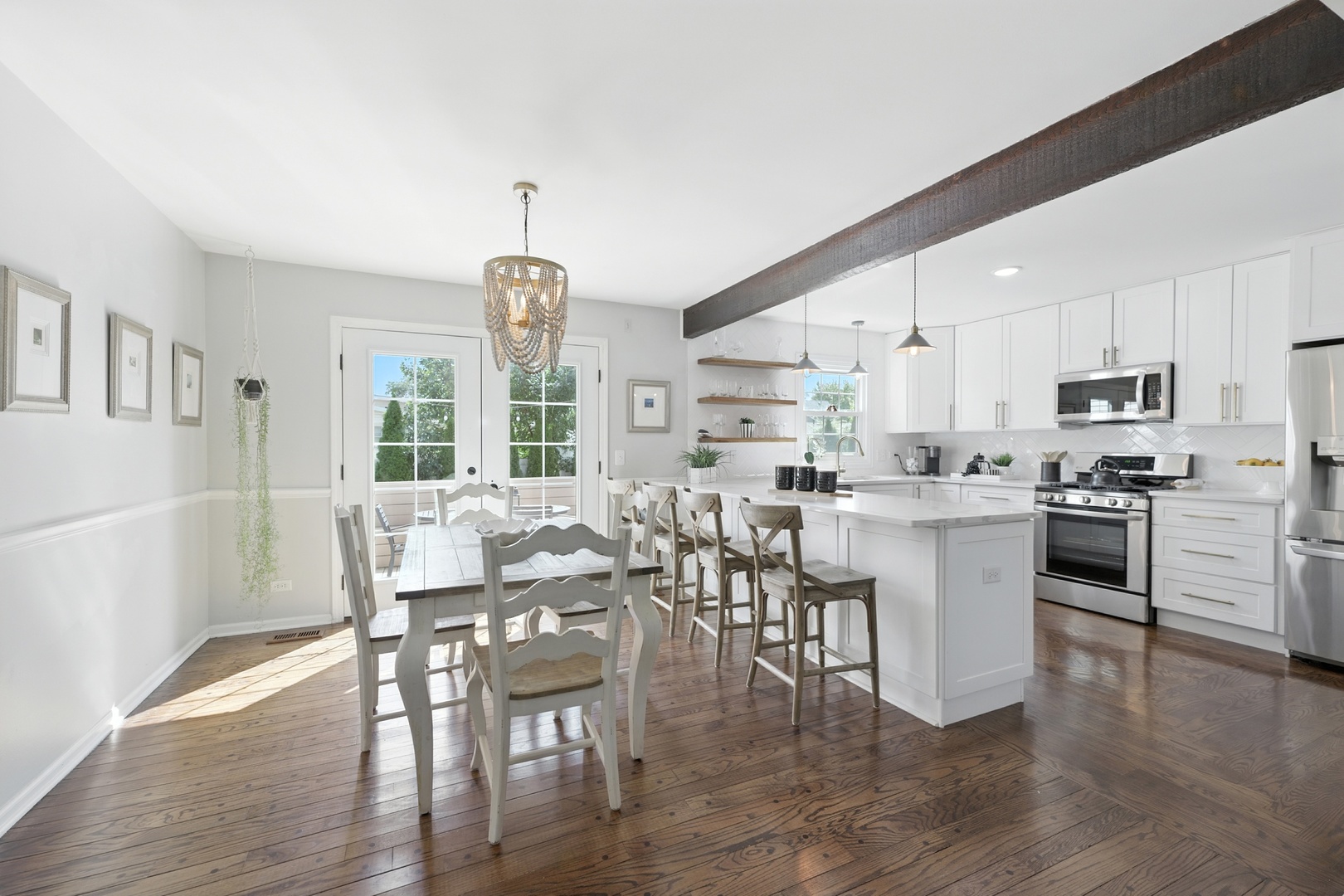 10 W 12TH Avenue, Naperville, IL 60563